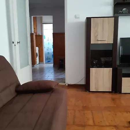 Apartament Iulia 2 *